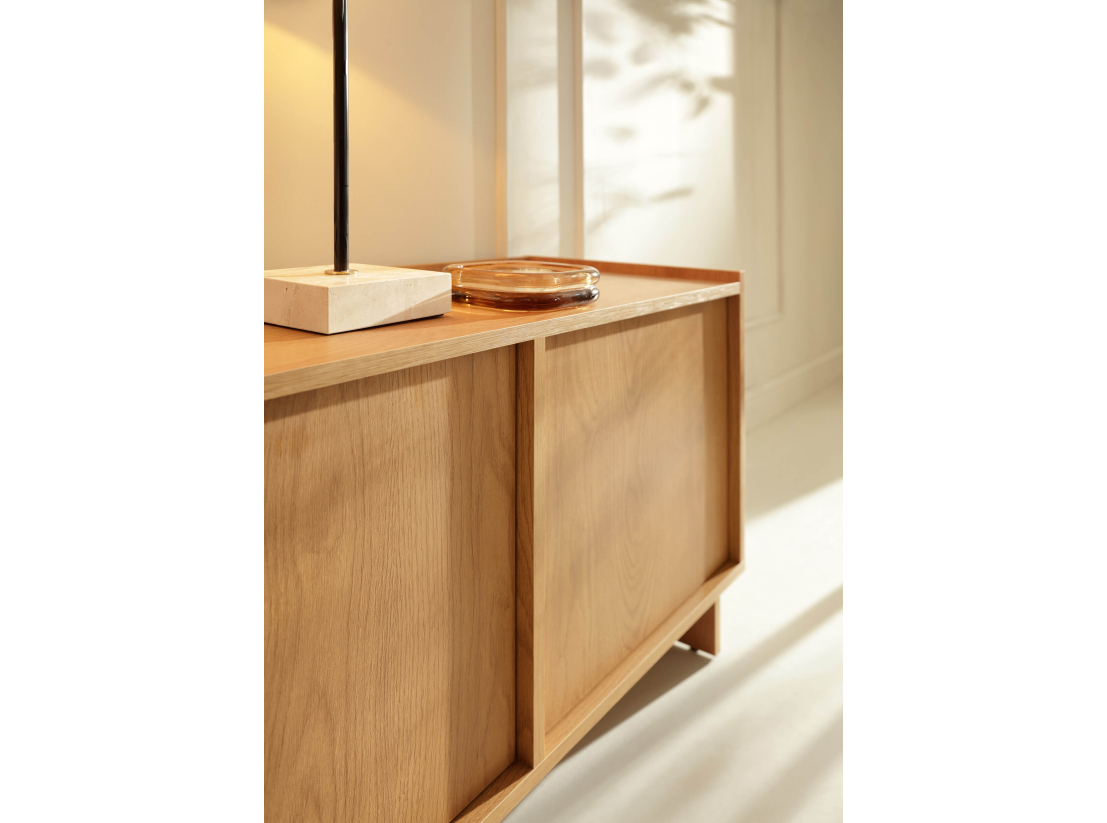 Buffet bas CASSARA – 3 portes et 3 étagères